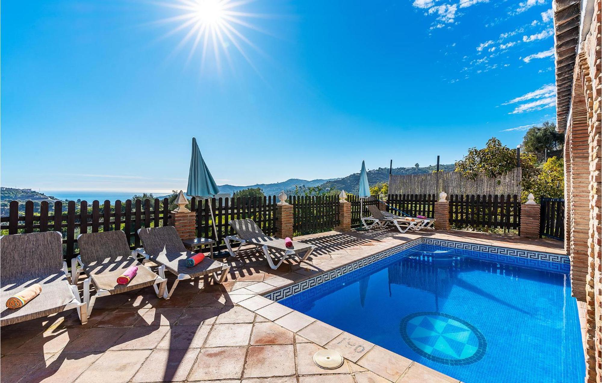 Amazing Home In Frigiliana With Kitchen Eksteriør bilde